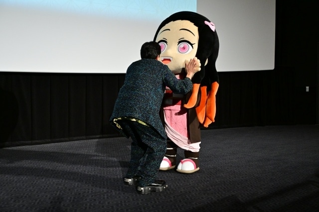 『劇場版「鬼滅の刃」無限城編 第一章 猗窩座再来』応援上映開会式の公式レポートが到着！　下野紘さん、プロデューサー・高橋祐馬氏、みに隊士の禰󠄀豆子＆伊之助が登壇-4