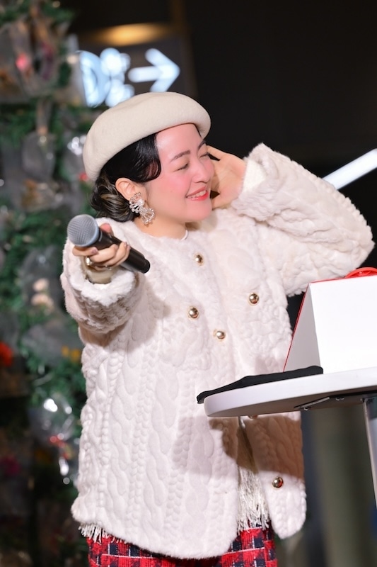 『【推しの子】』クリスマスツリー点灯式 詳細レポート｜伊駒ゆりえさん、潘めぐみさん、大久保瑠美さん、高橋李依さんが演じるキャラクターにあげたいクリスマスプレゼントを発表！-7