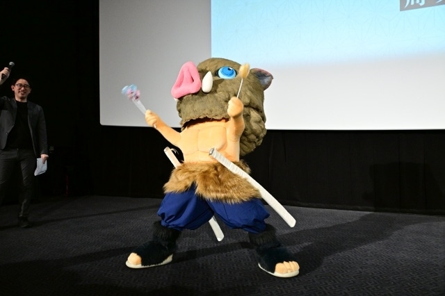 『劇場版「鬼滅の刃」無限城編 第一章 猗窩座再来』応援上映開会式の公式レポートが到着！　下野紘さん、プロデューサー・高橋祐馬氏、みに隊士の禰󠄀豆子＆伊之助が登壇-5