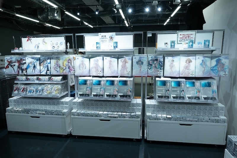 来る戦いに向け指揮官各位、準備を！　膨大な設定資料と“極秘情報”から迫るニケ創造の「謎」──「NIKKE 2nd Exhibition BIG THREE IN THE ARK」東京会場フォトレポート-10