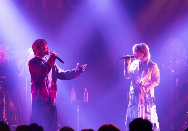 ReoNaさんとAqua Timezの特別公演“Aqua Timez & ReoNa Special Live 2025「合流地点」”の公式レポートが到着！　ReoNaさんが歌う「決意の朝に」のライブ映像も公開-4
