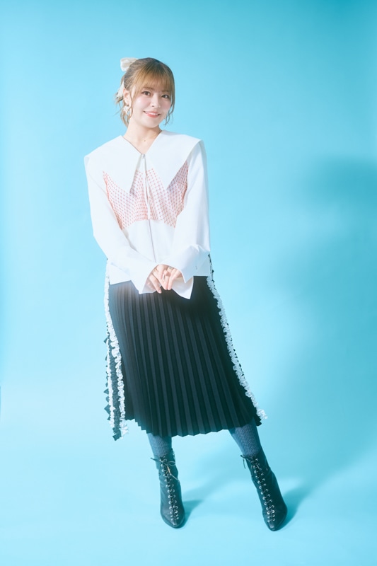 ミステリアスな主人公と独特の空気感を見せる熱海──「肩の力を抜いて楽しんでいただけたら嬉しいです」TVアニメ『綺麗にしてもらえますか。』金目綿花奈役・鈴代紗弓さんインタビュー-4