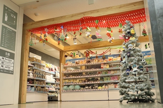 12月のアニメイト池袋本店では「ぬい活・推し活特設スペース」や巨大クリスマスツリーが展開中！［今日のアニメイト池袋本店］-14