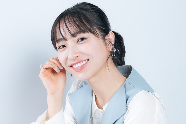 たくさんの個性が集まった、“全人類”に届けたい物語――劇場アニメ『この本を盗む者は』御倉深冬役・片岡凜さん×真白役・田牧そらさんインタビュー｜手を繋いで、壁ドンして……互いに助け合った声優初挑戦の収録秘話-7