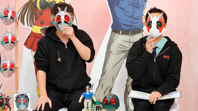 『東島丹三郎は仮面ライダーになりたい』ドランクドラゴン・塚地武雅さん×はりけ〜んず・新井義幸さん×東島丹三郎役・小西克幸さんインタビュー前編｜アラフィフ世代は“変身”したい!?　特番収録で生まれた「ライダー愛」の循環-7