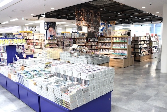 「『魔男のイチ』連載１周年記念ポップアップフェア」や「「転生したらスライムだった件」原作完結記念 Xハッシュタグキャンペーン」が開催中！　ほか［今日のアニメイト池袋本店］-23