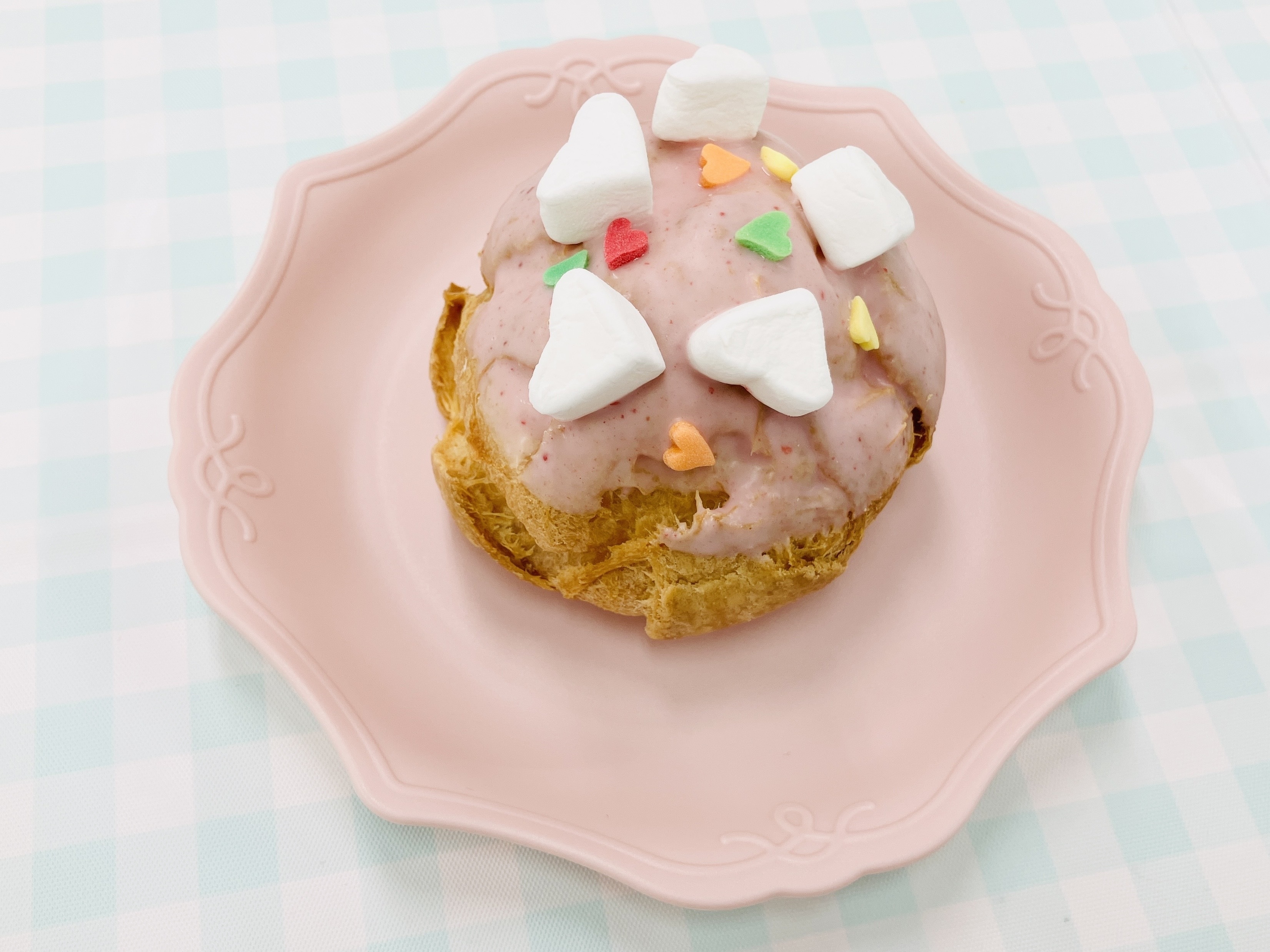 かわいい見た目に心キュンキュンしてます！ ビアードパパ史上最上級にかわいいシュークリーム！ テレビアニメ「キミとアイドルプリキュア♪」とのコラボレーション“プリキュアシュー”実食レポート