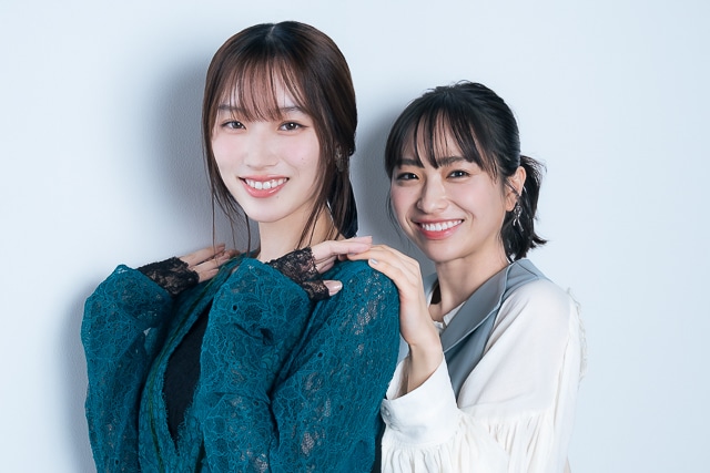 たくさんの個性が集まった、“全人類”に届けたい物語――劇場アニメ『この本を盗む者は』御倉深冬役・片岡凜さん×真白役・田牧そらさんインタビュー｜手を繋いで、壁ドンして……互いに助け合った声優初挑戦の収録秘話-1