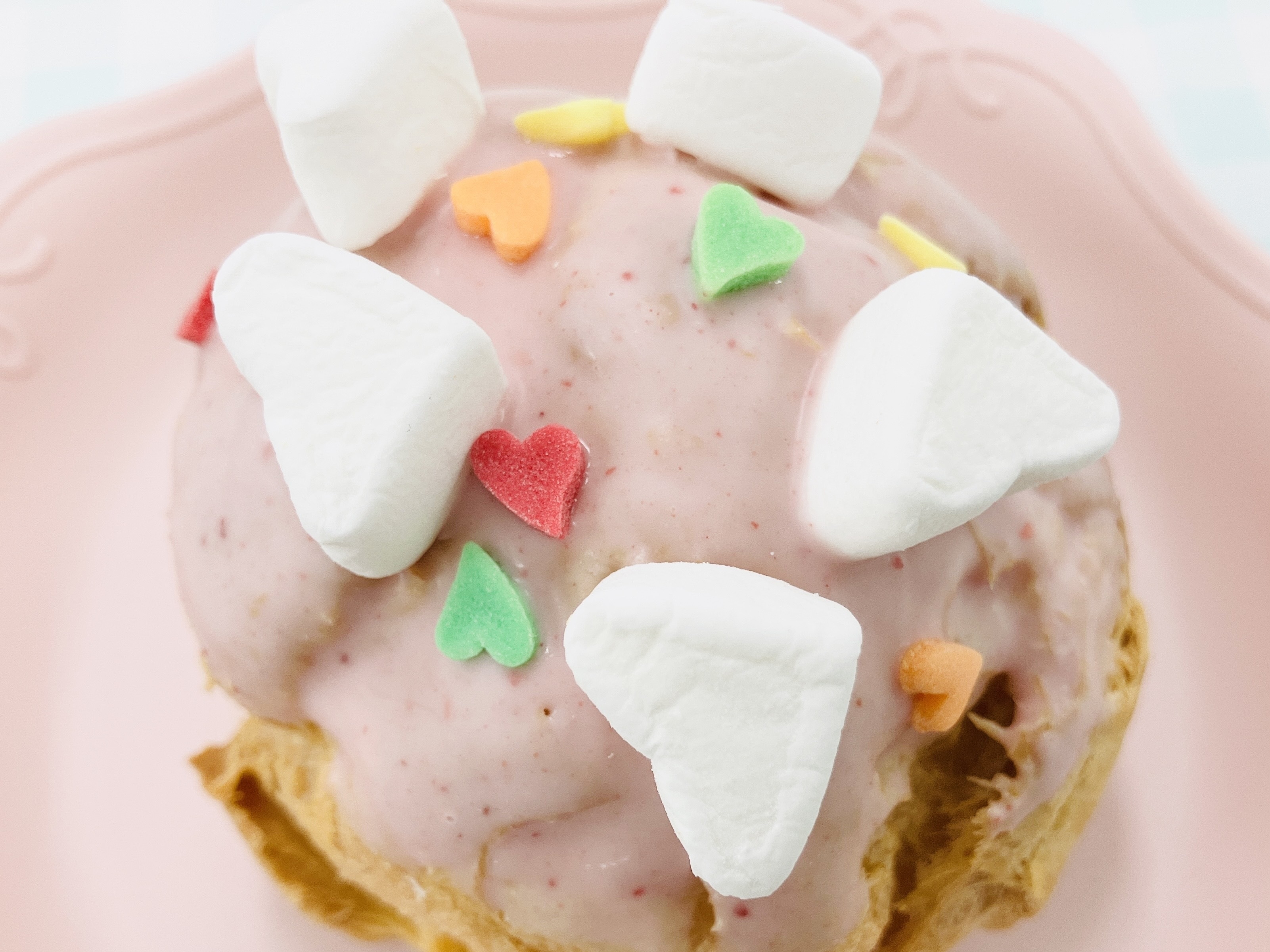 かわいい見た目に心キュンキュンしてます！ ビアードパパ史上最上級にかわいいシュークリーム！ テレビアニメ「キミとアイドルプリキュア♪」とのコラボレーション“プリキュアシュー”実食レポート