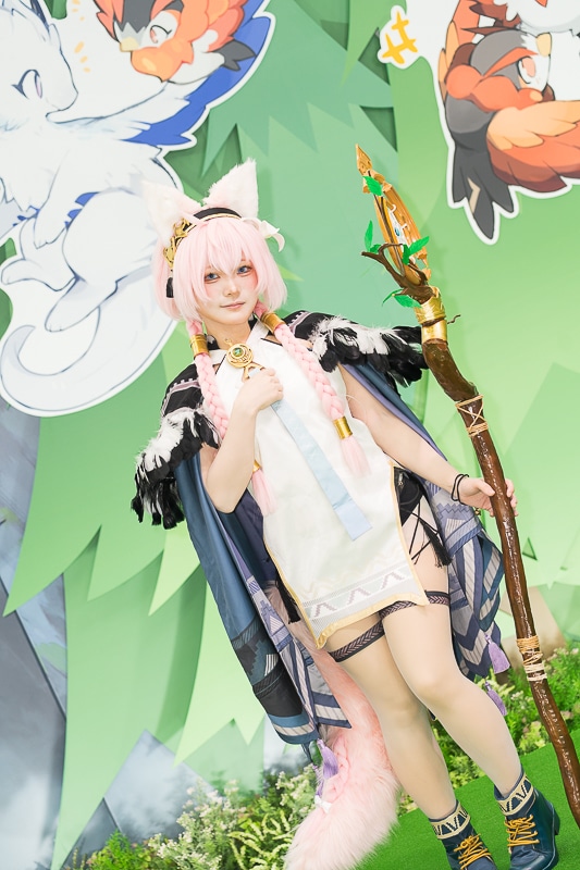 キュート＆クールなコスプレイヤーが大集合した「アズールプロミリア ブース」｜「コミックマーケット107」の美人コスプレイヤー＆コンパニオン特集【2025冬コミ】-13