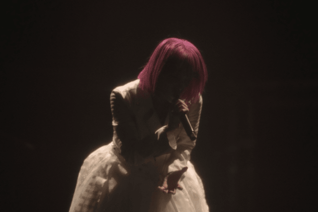 LiSAさんが約2年ぶりの全国ホールツアー、全18公演を完走し約4万人を動員！　東京公演のライブ写真が初解禁！-5