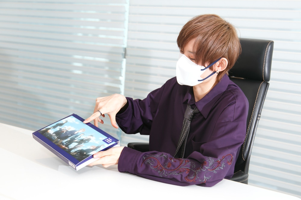 全25曲で描く、第1章から第3章までの物語。声優・秋奈を迎えた新曲「Not Enough」とともに紡がれる、今夜、あの街からの集大成1st ALBUM『NOT ENOUGH』インタビュー-6