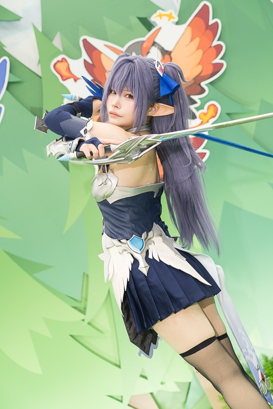 キュート＆クールなコスプレイヤーが大集合した「アズールプロミリア ブース」｜「コミックマーケット107」の美人コスプレイヤー＆コンパニオン特集【2025冬コミ】-6