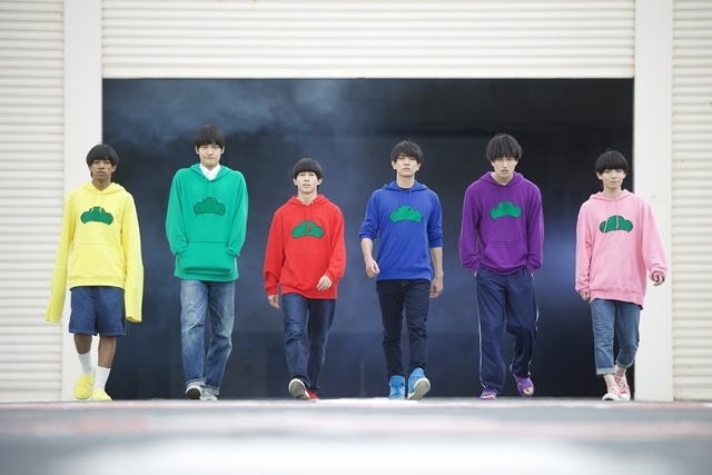 実写映画『おそ松さん 人類クズ化計画!!!!!?』新公開日が6月12日に決定！　6つ子たちのドタバタな日常を切り取った場面写真を初解禁-2