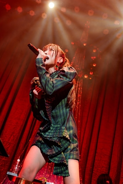 『May’n Special Concert 2025「May’n Xmas -the Brightest-」』公式レポート到着！　表現力と音楽性を拡大し続けてきたMay’nさん20周年の集大成-2