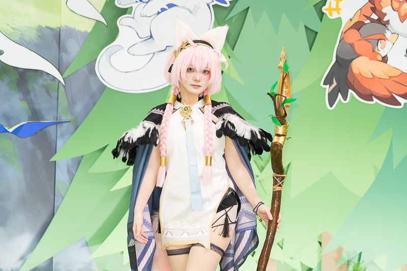 キュート＆クールなコスプレイヤーが大集合した「アズールプロミリア ブース」｜「コミックマーケット107」の美人コスプレイヤー＆コンパニオン特集【2025冬コミ】-14