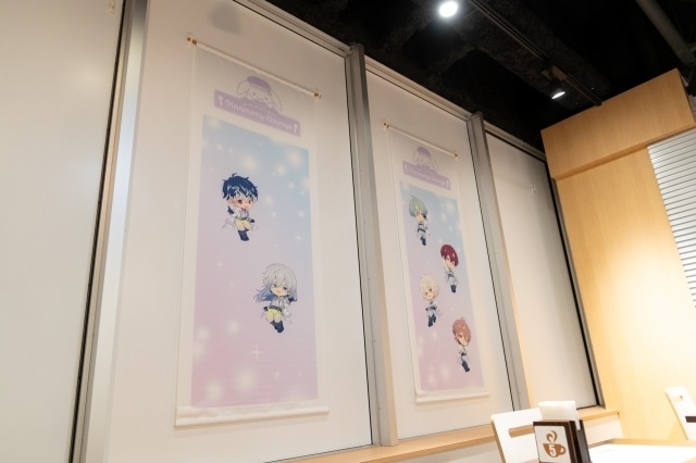 「アイドリッシュセブン Harmony Lounge」フォトレポート｜第1弾のテーマは「レインボーシティ編」！　アイドルたちが紡ぐ物語を“見て”“食べて”楽しもう-8