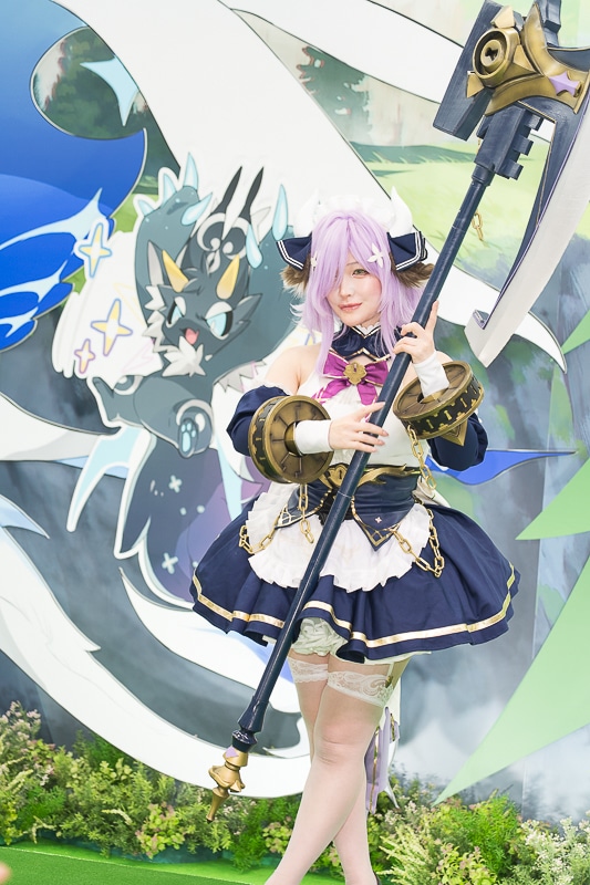 キュート＆クールなコスプレイヤーが大集合した「アズールプロミリア ブース」｜「コミックマーケット107」の美人コスプレイヤー＆コンパニオン特集【2025冬コミ】-1