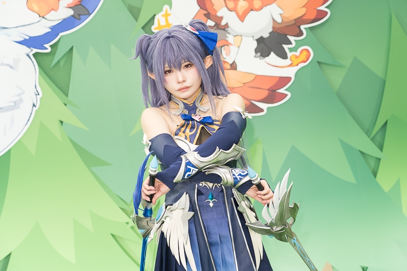 キュート＆クールなコスプレイヤーが大集合した「アズールプロミリア ブース」｜「コミックマーケット107」の美人コスプレイヤー＆コンパニオン特集【2025冬コミ】-8