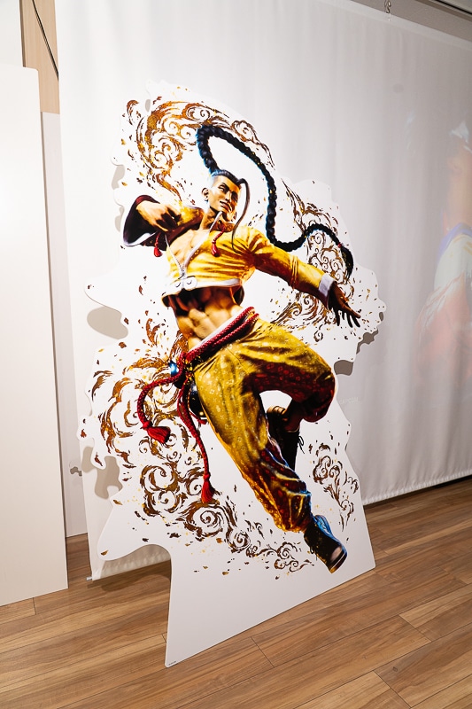 『STREET FIGHTER 6』のオンリーショップがアニメイトで開催中！「バトルステージエリア」＆「Outfit 資料コーナー」が展開中のアニメイト秋葉原2号館7Fをフォトレポート-6