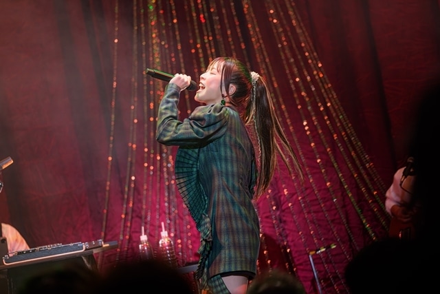 『May’n Special Concert 2025「May’n Xmas -the Brightest-」』公式レポート到着！　表現力と音楽性を拡大し続けてきたMay’nさん20周年の集大成-3