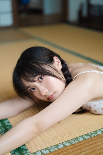 声優・坂倉花さんの1st写真集の先行カットが解禁！　発売日は2026年4月3日（金）に決定｜コンセプトは、「遅れてやってきた修学旅行」-5
