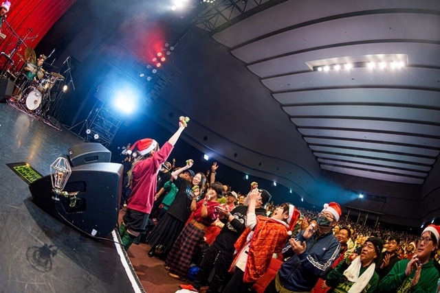 『May’n Special Concert 2025「May’n Xmas -the Brightest-」』公式レポート到着！　表現力と音楽性を拡大し続けてきたMay’nさん20周年の集大成-11