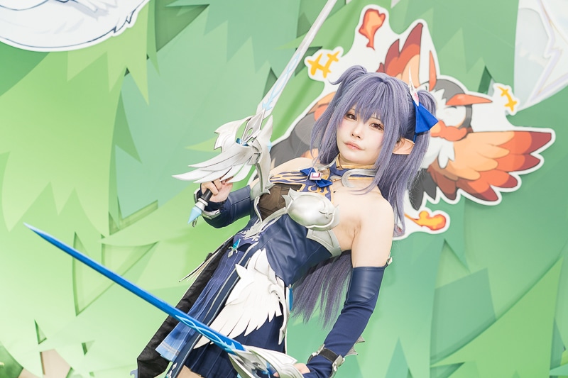 キュート＆クールなコスプレイヤーが大集合した「アズールプロミリア ブース」｜「コミックマーケット107」の美人コスプレイヤー＆コンパニオン特集【2025冬コミ】-7