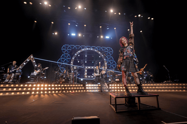 LiSAさんが約2年ぶりの全国ホールツアー、全18公演を完走し約4万人を動員！　東京公演のライブ写真が初解禁！-11