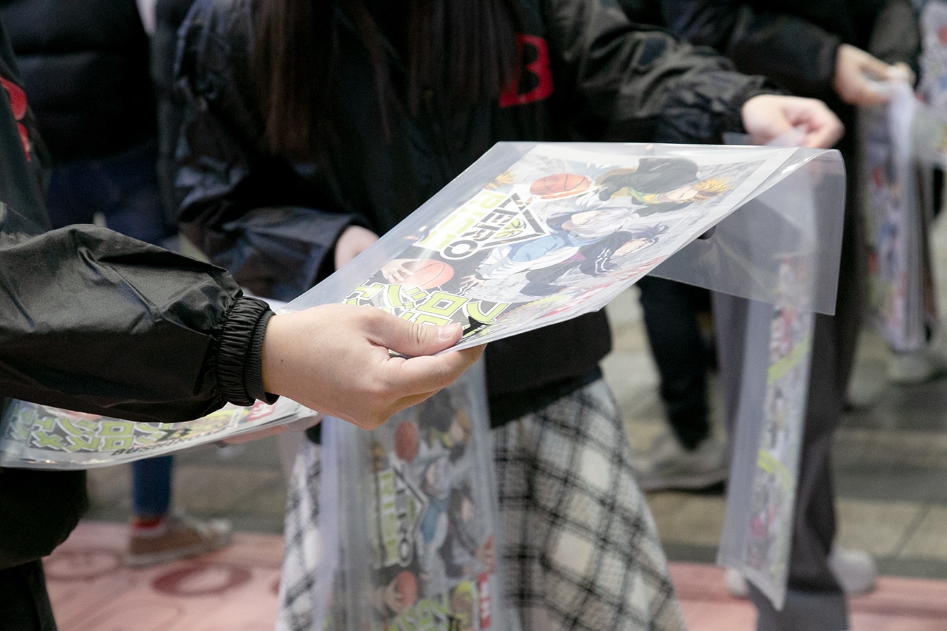 バスケ×舞台×アニメ!?　ブシロードの新プロジェクト『ZERO RISE』が始動！　アニメイト池袋本店での号外チラシ配布の模様をレポート-2