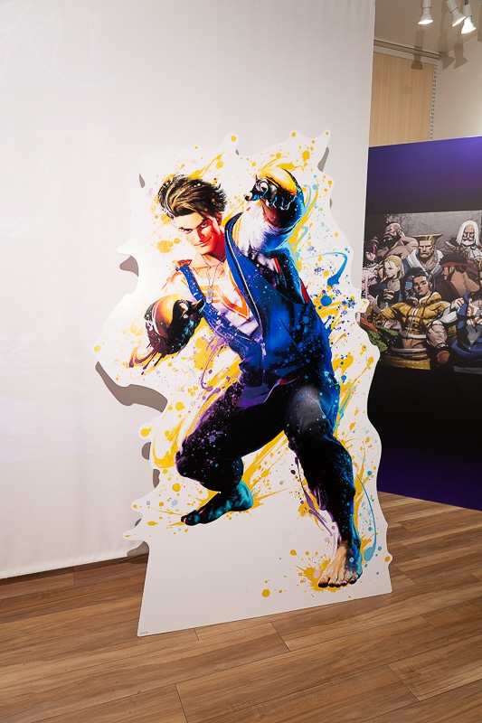 『STREET FIGHTER 6』のオンリーショップがアニメイトで開催中！「バトルステージエリア」＆「Outfit 資料コーナー」が展開中のアニメイト秋葉原2号館7Fをフォトレポート-5