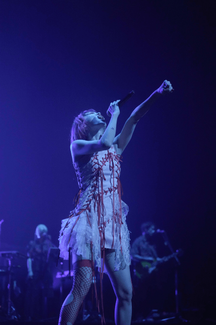 LiSAさんが約2年ぶりの全国ホールツアー、全18公演を完走し約4万人を動員！　東京公演のライブ写真が初解禁！-8
