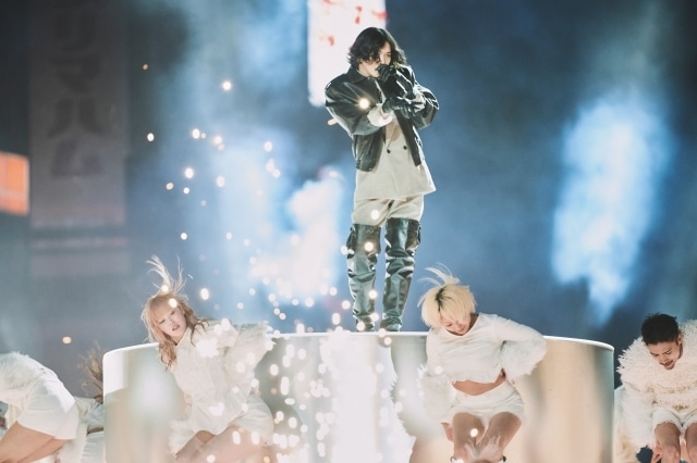 「劇場版『チェンソーマン レゼ篇』スペシャル花火― IRIS OUT / JANE DOE―」アーカイブ映像公開！　「紅白歌合戦」での「IRIS OUT」パフォーマンス映像も公開-7