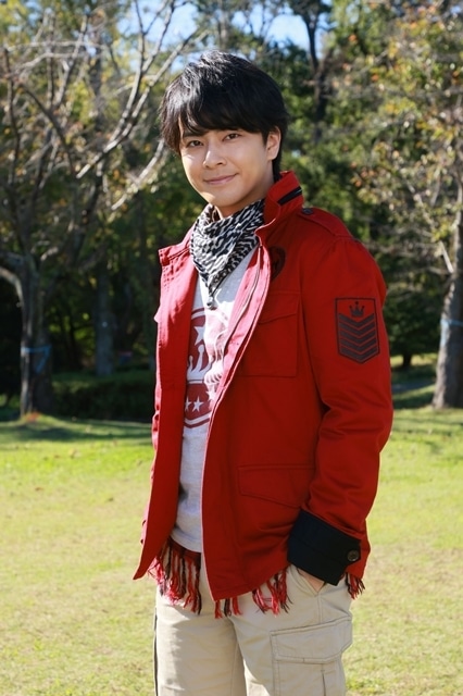 Vシネクスト『ナンバーワン戦隊ゴジュウジャーVSブンブンジャー』本ポスタービジュアル＆本予告解禁！　ゲストキャストに中尾暢樹さん・小澤亮太さん・高橋光臣さん決定、ゲストキャラクターの声を稲田徹さん・関智一さんが担当-2