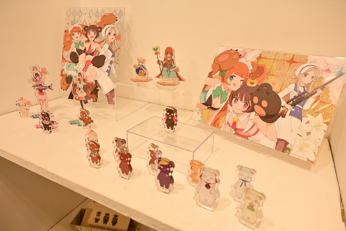 「ぜひ色んなクマたちに会ってあげてほしいです」──「ユリ熊嵐展 -10th anniversary-」が開催！　幾原邦彦監督が銀子やるる、紅羽たちに託した物語とは【フォトレポート＆インタビュー】-22