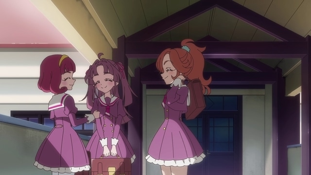 『名探偵プリキュア！』より、第5話「名探偵の大ピンチ！」先行場面カット＆あらすじ公開！　あんなは、通りかかった大学生の北村真理子とぶつかってしまい……-2