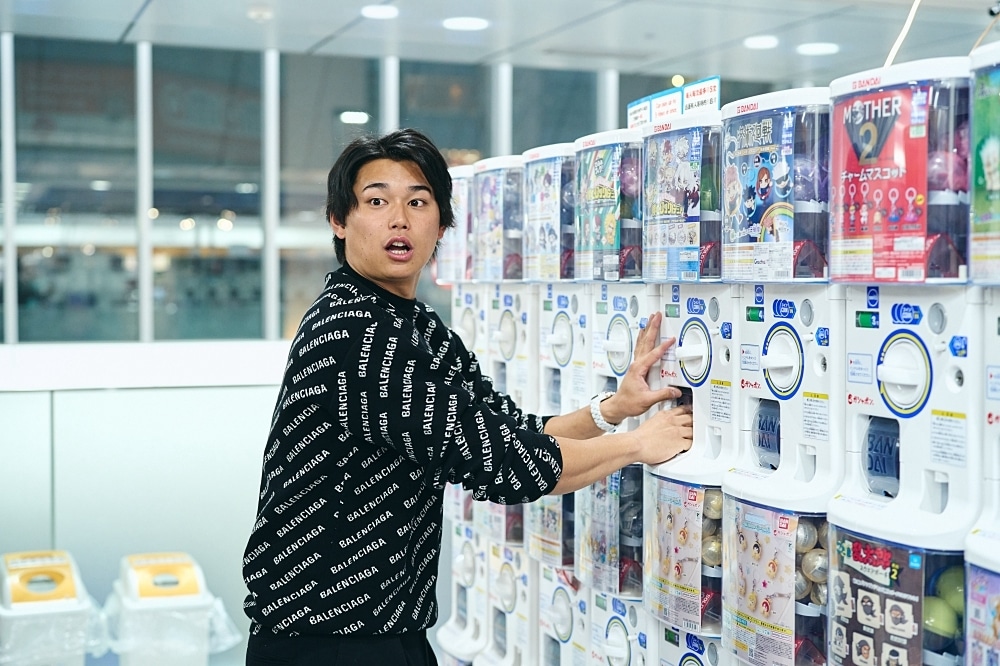 興奮しすぎて「えぐい!」連発! 埼玉西武ライオンズ所属・西川愛也選手の初アニメイトに密着!【店舗貸切!お小遣いアニメイト】-24