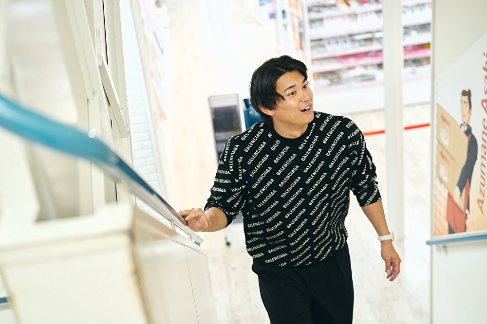 興奮しすぎて「えぐい!」連発! 埼玉西武ライオンズ所属・西川愛也選手の初アニメイトに密着!【店舗貸切!お小遣いアニメイト】-36