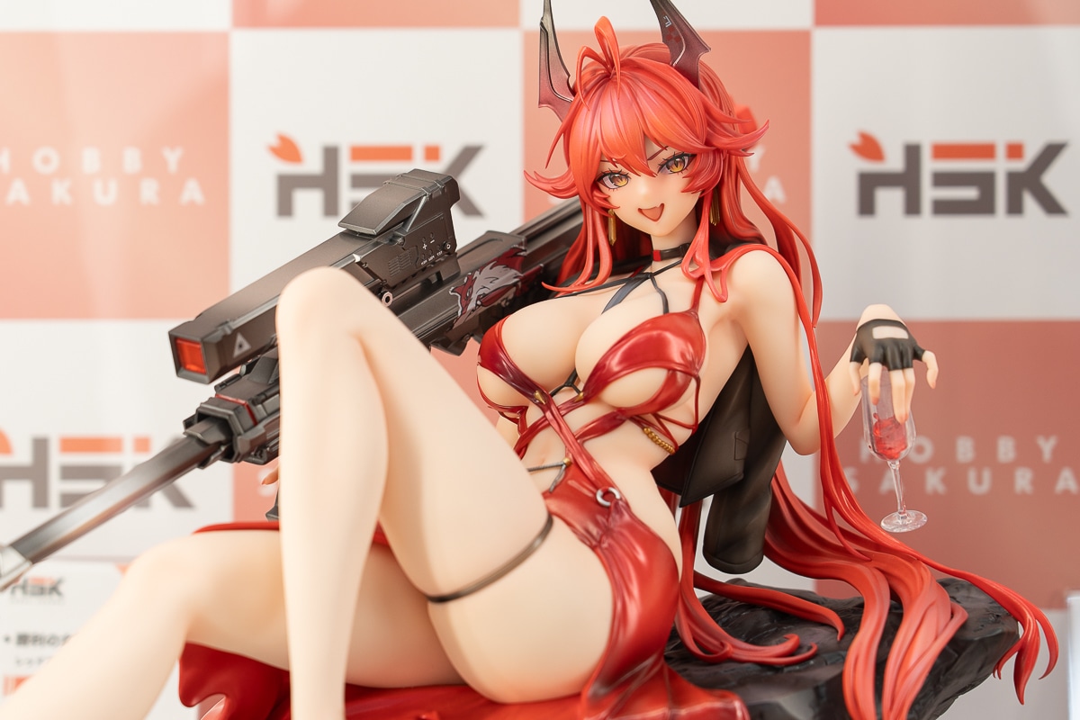 布面積かなり少なめ!? 大胆衣装が忠実再現された『NIKKE』フィギュアを紹介【ワンフェス2026［冬］レポート】