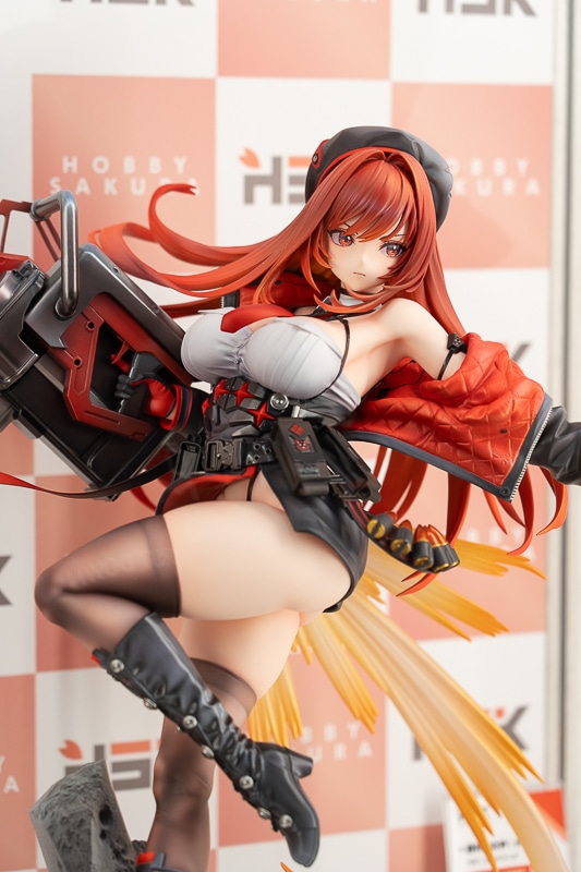 布面積かなり少なめ!? 大胆な衣装が忠実再現された『勝利の女神：NIKKE』のセクシーフィギュアが多数登場！「ワンダーフェスティバル2026［冬］」で展示された、人気アプリゲームのフィギュアを紹介-4