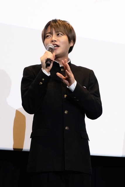 劇場版『僕の心のヤバイやつ』完成披露舞台挨拶レポート｜こはならむさんが発表されたばかりの挿入歌をサプライズ歌唱！　堀江瞬さん、羊宮妃那さん、赤城博昭総監督が劇場版とTVシリーズのアフレコを振り返る-3