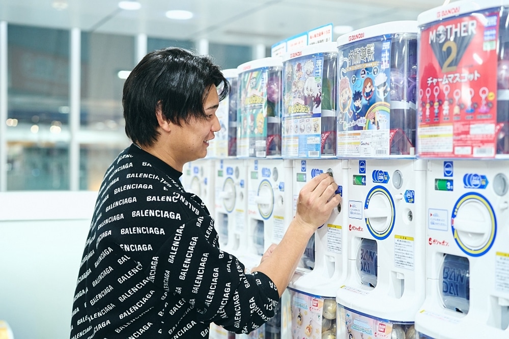 興奮しすぎて「えぐい!」連発! 埼玉西武ライオンズ所属・西川愛也選手の初アニメイトに密着!【店舗貸切!お小遣いアニメイト】-20