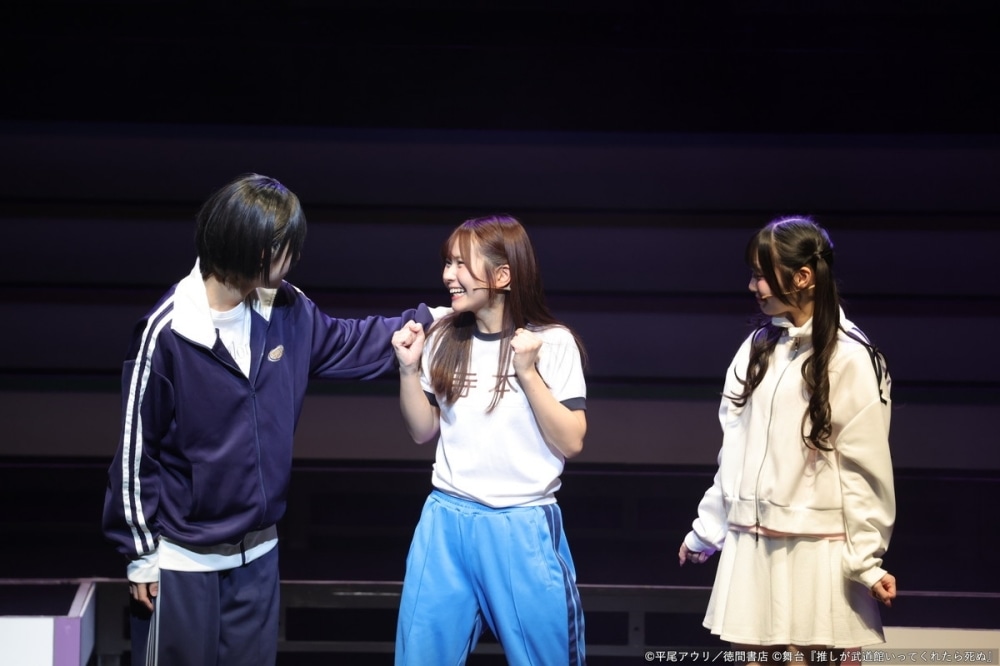「たくさんの方にもっともっと広まっていったら嬉しいです」──舞台『推しが武道館いってくれたら死ぬ』ゲネプロ直後の小林愛香さん&佐藤佳穂さん、大村 杏さんら「ChamJam」メンバーを演じるキャスト陣が意気込みを語る!-9