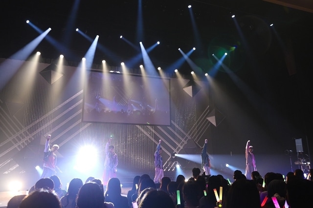 “バディの絆”を再確認したドタバタの入れ替わり劇！そして「恋」の答えを歌声に乗せたライブパート──「東京カラーソニック!! Special Live～Sugar Pop～」レポート-24