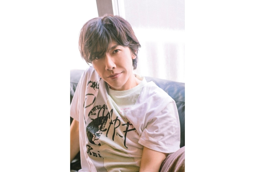 佐藤拓也 デビュー20周年記念写真集 4/3発売|アニメイトセットはアクスタ付き