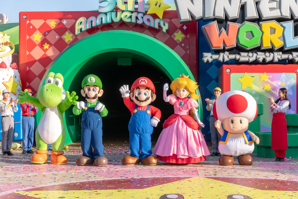 「無敵状態や！　今！」──なにわ男子＆マリオ、ルイージらが“一致団結”して5周年の開幕を宣言！ ユニバーサル・スタジオ・ジャパン「スーパー・ニンテンドー・ワールド™」5周年アニバーサリー・セレモニーレポート-1
