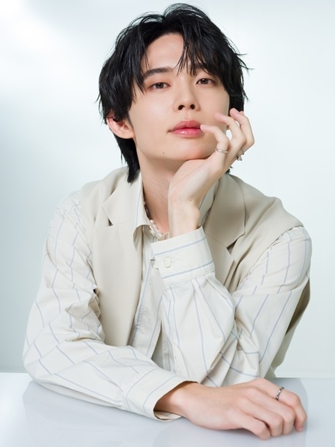 『雑用付与術師が自分の最強に気付くまで』2027年1月TVアニメ化、ティザービジュアル公開！　出演声優に川島零士さん・菱川花菜さん、コメント到着-3