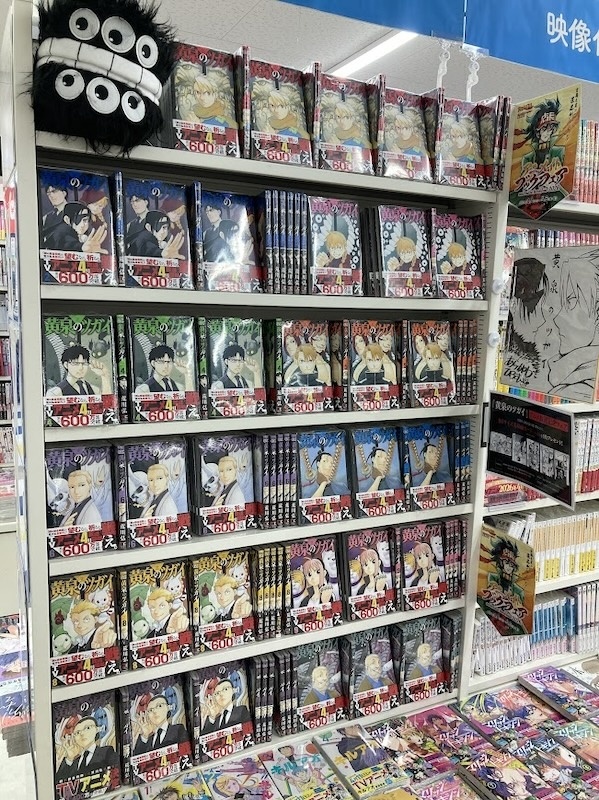 『黄泉のツガイ』アニメイト店舗装飾施策をフォトレポートでお届け! 放送中のTVアニメとともに「息もつかせぬ幻怪ファンタジー」を楽しもう!-12