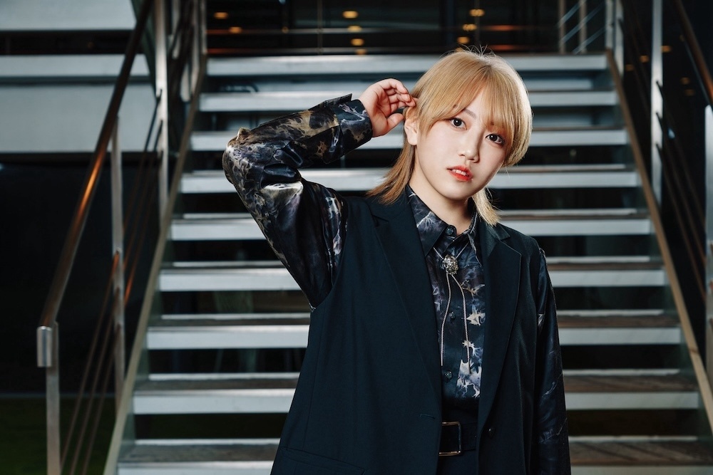 「100人いたら100通りの人生があると教えてくれるアニメだと思います」──TVアニメ『NEEDY GIRL OVERDOSE』パープル・ロリポップ役：川口莉奈さん×獄薔薇美血華役：椎名桜月さん×禰󠄀智禍さま役：星希成奏さん「カラマーゾフ」インタビュー-4