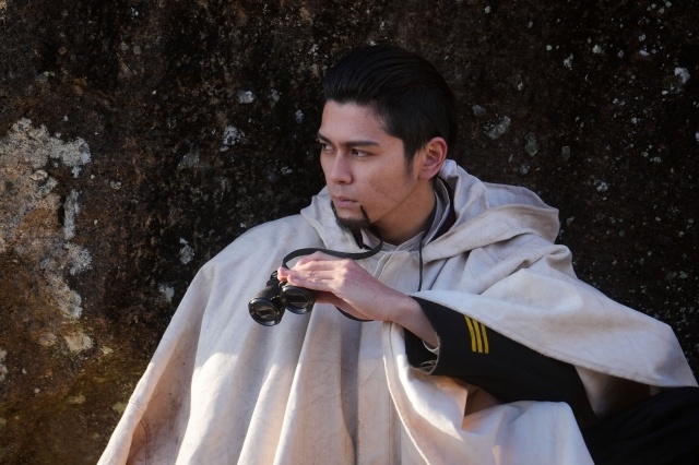 『ゴールデンカムイ 網走監獄襲撃編』尾形百之助役を演じるアニメ版声優・津田健次郎さん×実写版俳優・眞栄田郷敦さんのスペシャル対談動画が解禁！-3